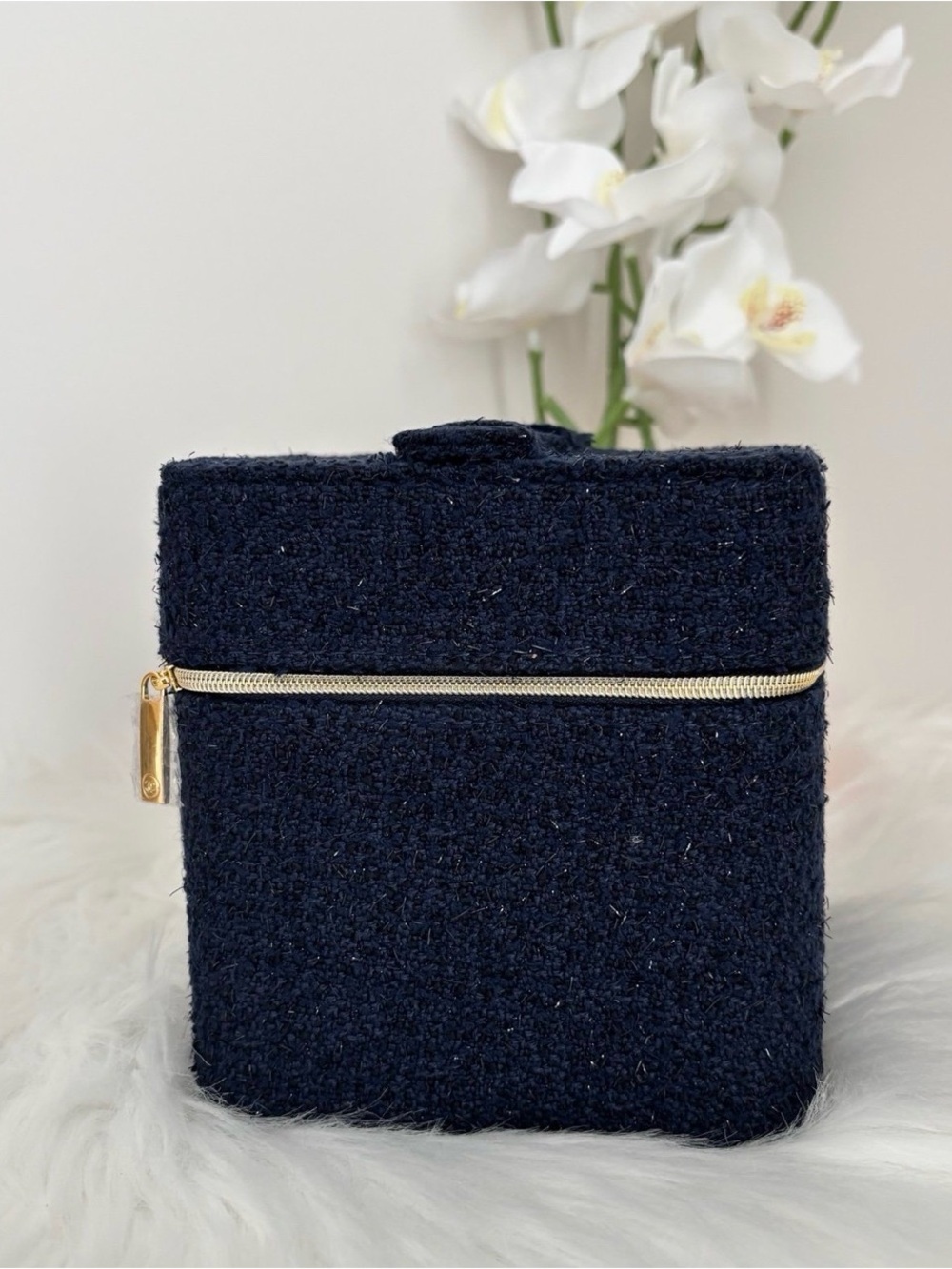 CHANEL Navy Tweed Cosmetic Case with Gold Accent GWP - Picture 8 of 10